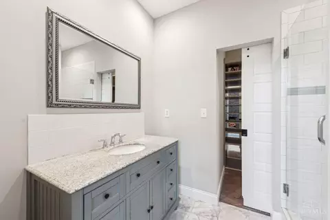 Bath - 2600 Hackberry St, Cincinnati, OH 45206 photo 1 of 5