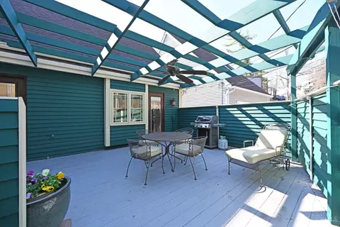 Exterior - 975 Hill St, Cincinnati, OH 45202 photo 6 of 18