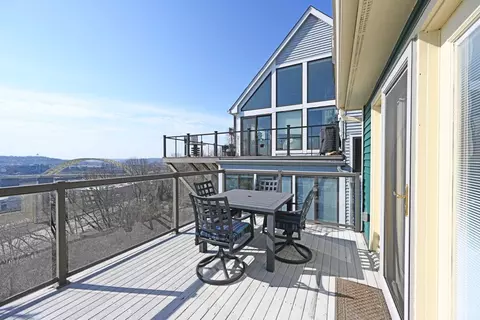 Exterior - 975 Hill St, Cincinnati, OH 45202 photo 9 of 18