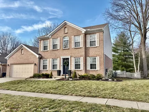 566 Bunchberry Dr, Hamilton Township, OH 45039