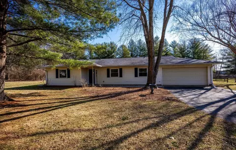 104 Beechpoint Dr, Oxford, OH 45056