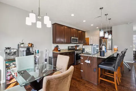 960 Sweeney Dr, Washington Township, OH 45458