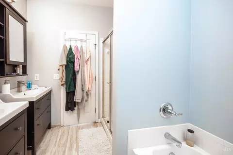 Bath - 2435 Elderberry Ct, Cincinnati, OH 45239 photo 2 of 4