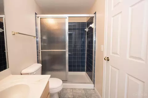Bath - 2435 Elderberry Ct, Cincinnati, OH 45239 photo 4 of 4