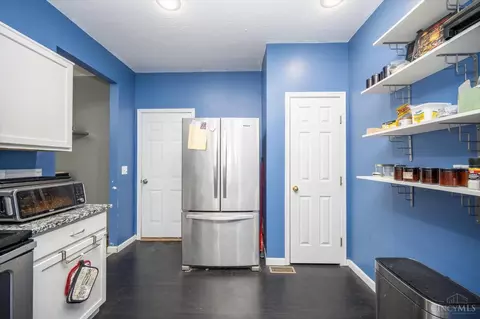 Entry Way - 2435 Elderberry Ct, Cincinnati, OH 45239 photo 2 of 2