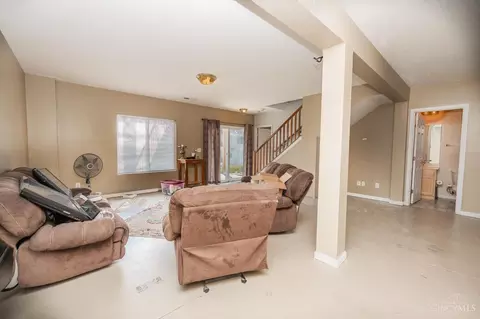 Living - 2435 Elderberry Ct, Cincinnati, OH 45239 photo 4 of 5