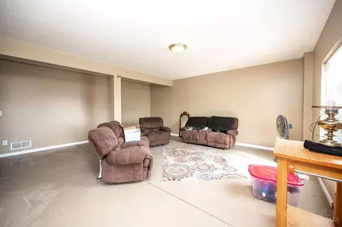 Living - 2435 Elderberry Ct, Cincinnati, OH 45239 photo 3 of 5