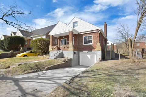 8335 Roland Ave, Cincinnati, OH 45216