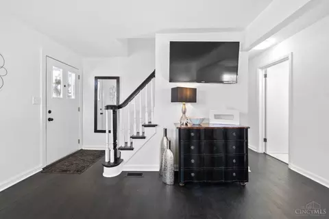 Entry Way - 7817 Mapleleaf Dr, Madeira, OH 45243 photo 1 of 4