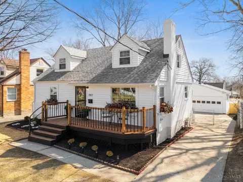 7817 Mapleleaf Dr, Madeira, OH 45243