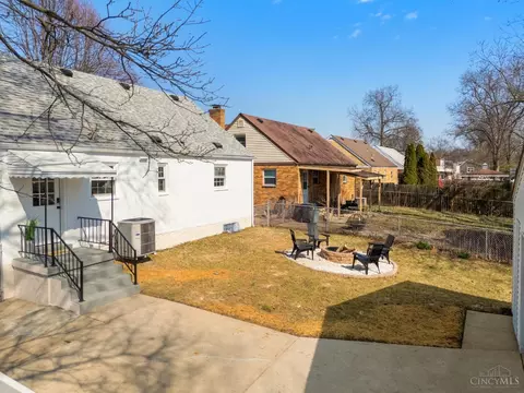 Exterior - 7817 Mapleleaf Dr, Madeira, OH 45243 photo 6 of 11