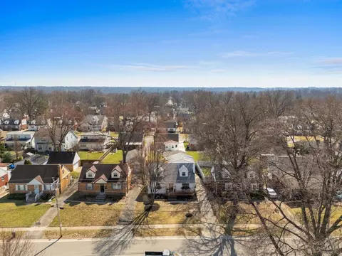 View/Area - 7817 Mapleleaf Dr, Madeira, OH 45243 photo 1 of 4