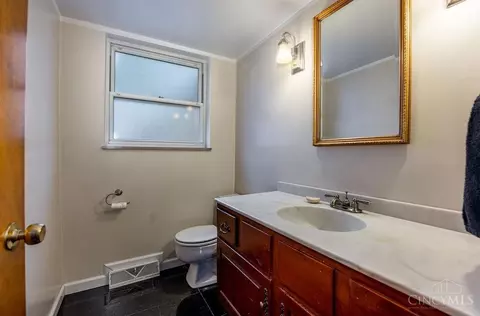 Bath - 1170 Tassie Ln, Cincinnati, OH 45231 photo 1 of 4