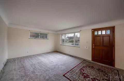 Living - 1170 Tassie Ln, Cincinnati, OH 45231 photo 4 of 6