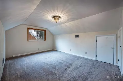 Bedroom - 1170 Tassie Ln, Cincinnati, OH 45231 photo 7 of 8