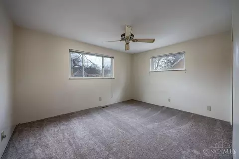 Bedroom - 1170 Tassie Ln, Cincinnati, OH 45231 photo 3 of 8