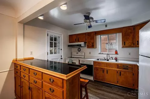 Kitchen - 1170 Tassie Ln, Cincinnati, OH 45231 photo 1 of 4