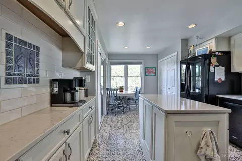 Kitchen - 8475 Sunfish Ln, Maineville, OH 45039 photo 3 of 3