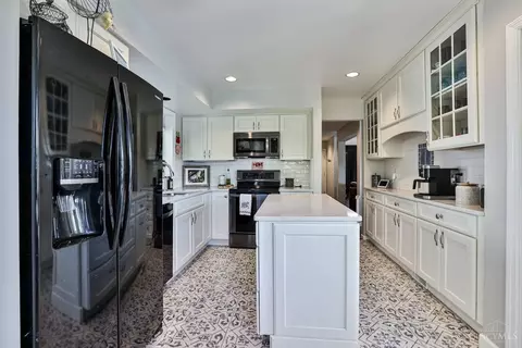 Kitchen - 8475 Sunfish Ln, Maineville, OH 45039 photo 1 of 3