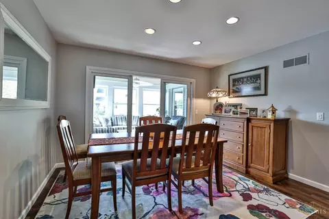 Dining - 8475 Sunfish Ln, Maineville, OH 45039 photo 2 of 4