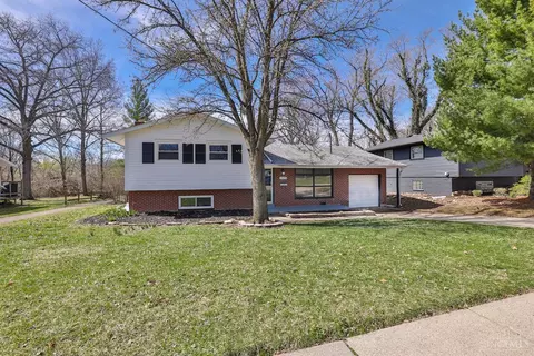 10699 Chelmsford Rd, Forest Park, OH 45240