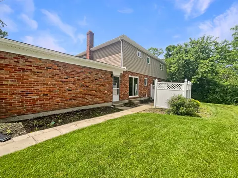Exterior - 2920 Stanwin Pl, Evendale, OH 45241 photo 3 of 4