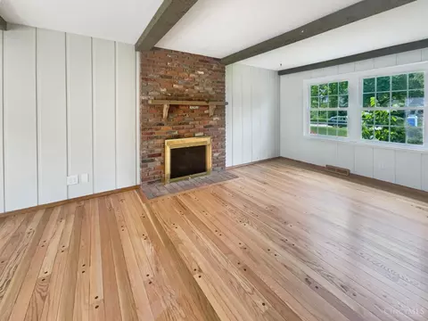 Living - 2920 Stanwin Pl, Evendale, OH 45241 photo 5 of 8
