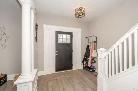 Entry Way - 948 Kirbert Ave, Cincinnati, OH 45205 photo 2 of 6