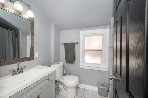 Bath - 948 Kirbert Ave, Cincinnati, OH 45205 photo 1 of 2