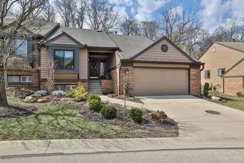 7 Diplomat Dr, Wyoming, OH 45215