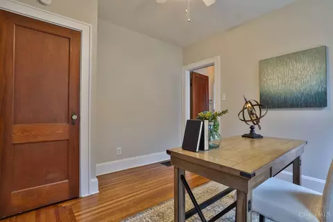 Entry Way - 3069 Penrose Pl, Cincinnati, OH 45211 photo 1 of 3