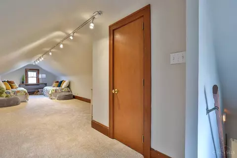 Entry Way - 3069 Penrose Pl, Cincinnati, OH 45211 photo 3 of 3