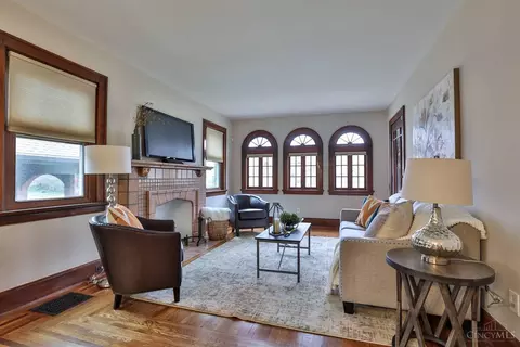 Living - 3069 Penrose Pl, Cincinnati, OH 45211 photo 4 of 5