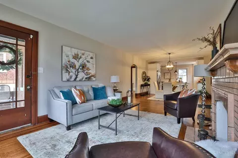 Living - 3069 Penrose Pl, Cincinnati, OH 45211 photo 3 of 5