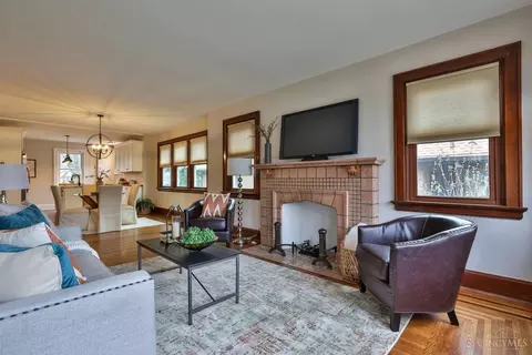 Living - 3069 Penrose Pl, Cincinnati, OH 45211 photo 2 of 5