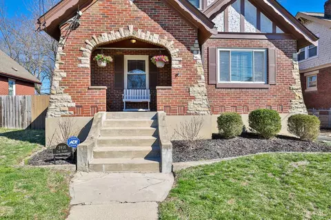 Exterior - 3916 Oak Ave, Silverton, OH 45236 photo 4 of 8