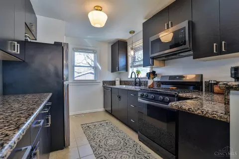 Kitchen - 3916 Oak Ave, Silverton, OH 45236 photo 1 of 3
