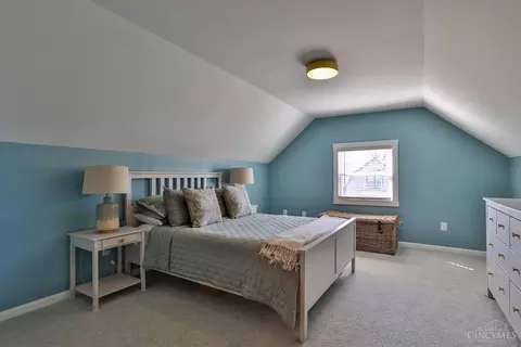 Bedroom - 3916 Oak Ave, Silverton, OH 45236 photo 1 of 6