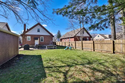 Exterior - 3916 Oak Ave, Silverton, OH 45236 photo 6 of 8