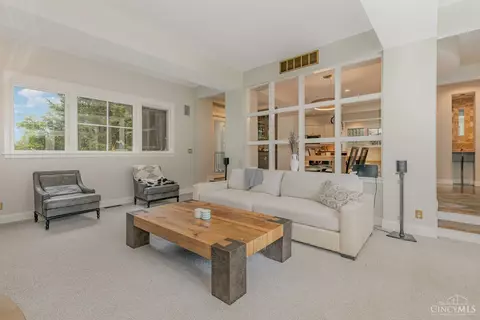 Living - 3918 Devonshire Dr, Cincinnati, OH 45226 photo 1 of 4