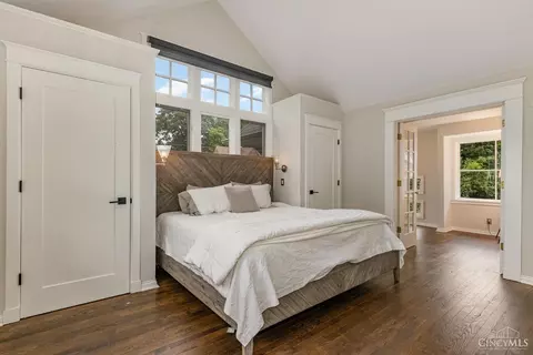 Bedroom - 3918 Devonshire Dr, Cincinnati, OH 45226 photo 5 of 6
