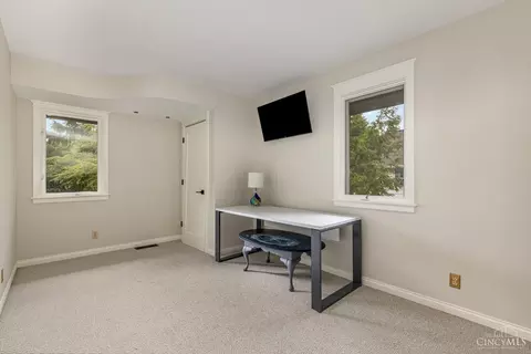 Bedroom - 3918 Devonshire Dr, Cincinnati, OH 45226 photo 4 of 6