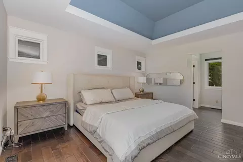 Bedroom - 3918 Devonshire Dr, Cincinnati, OH 45226 photo 2 of 6