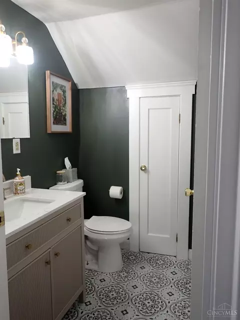 Bath - 4406 Galbraith Rd, Cincinnati, OH 45236 photo 3 of 4