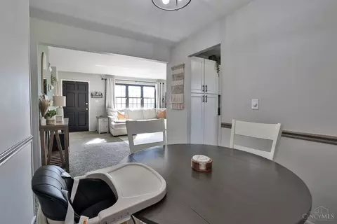 Dining - 9215 Coogan Dr, Cincinnati, OH 45231 photo 1 of 6