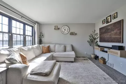 Living - 9215 Coogan Dr, Cincinnati, OH 45231 photo 1 of 4
