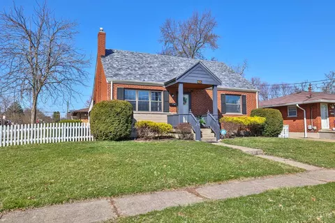 Exterior - 9215 Coogan Dr, Cincinnati, OH 45231 photo 2 of 11