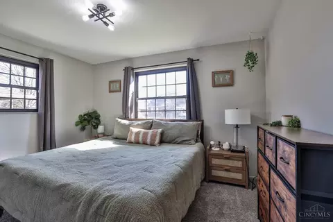 Bedroom - 9215 Coogan Dr, Cincinnati, OH 45231 photo 1 of 5
