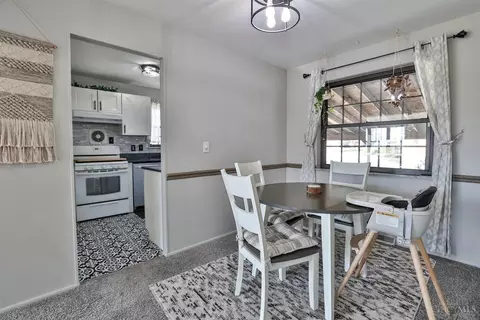 Dining - 9215 Coogan Dr, Cincinnati, OH 45231 photo 3 of 6