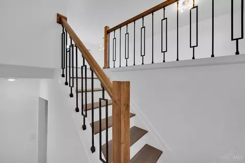 Entry Way - 12030 Mill Rd, Cincinnati, OH 45240 photo 1 of 4